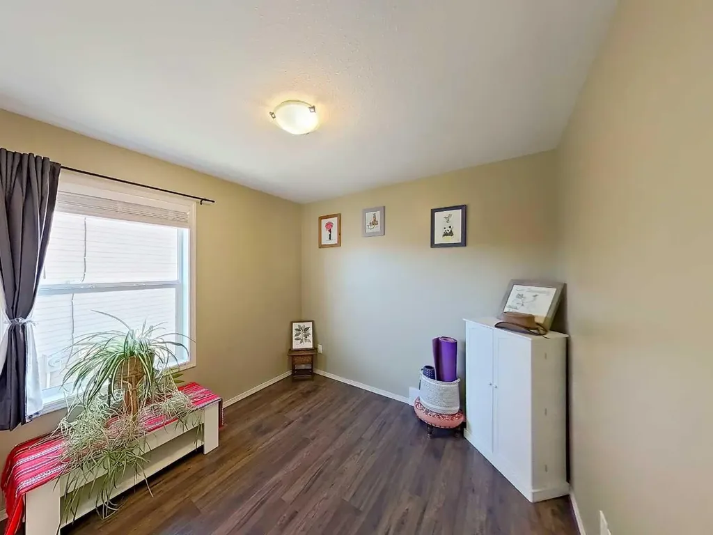 4407 58 Street Close Rocky Mountain House AB T4T0A4