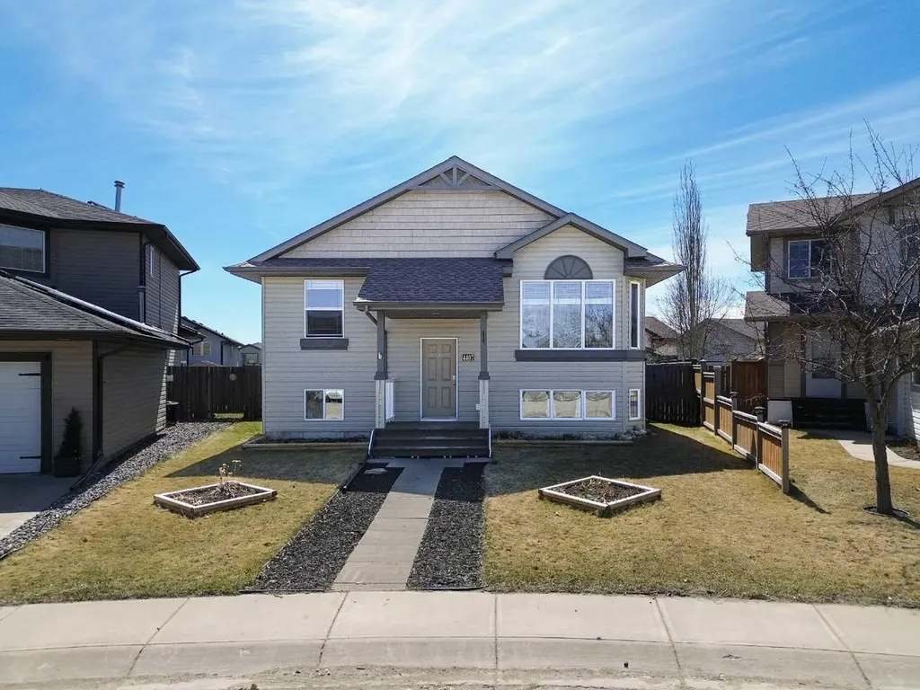 4407 58 Street Close Rocky Mountain House AB T4T0A4