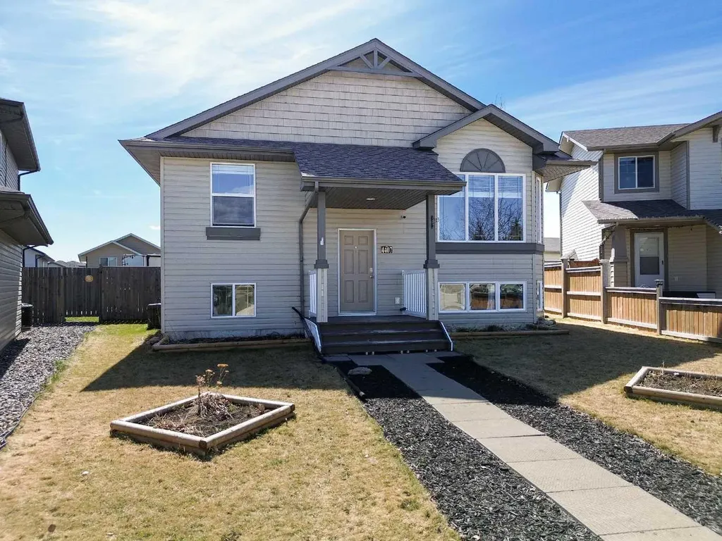 4407 58 Street Close Rocky Mountain House AB T4T0A4