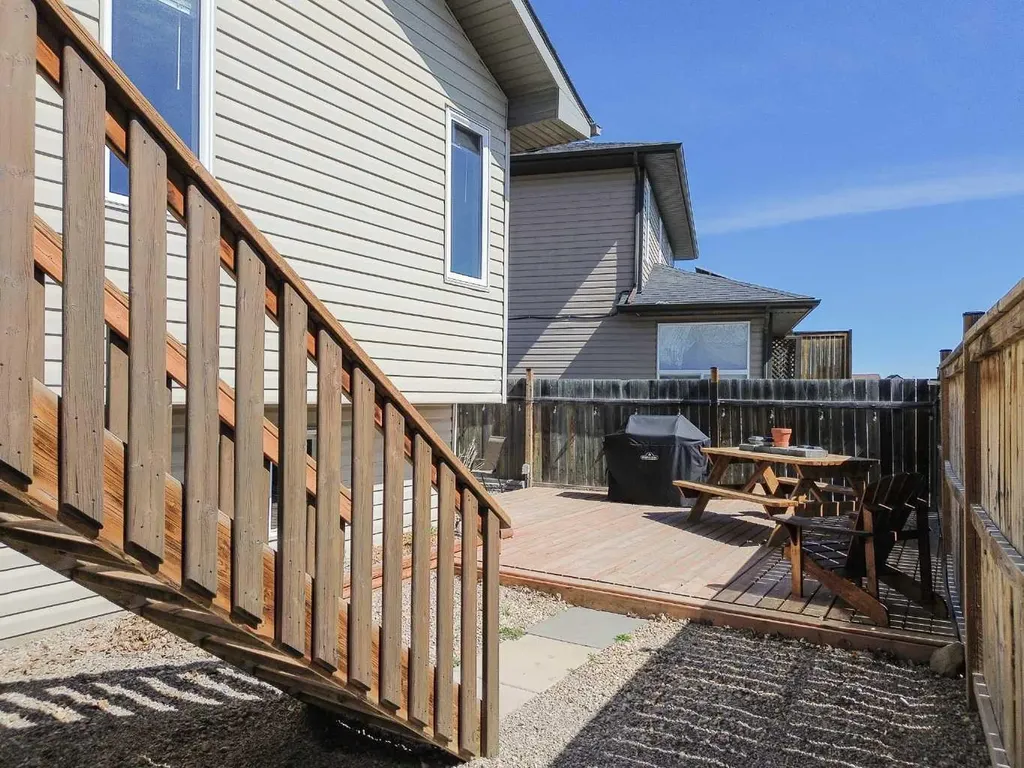 4407 58 Street Close Rocky Mountain House AB T4T0A4