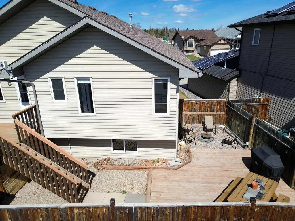 4407 58 Street Close Rocky Mountain House AB T4T0A4