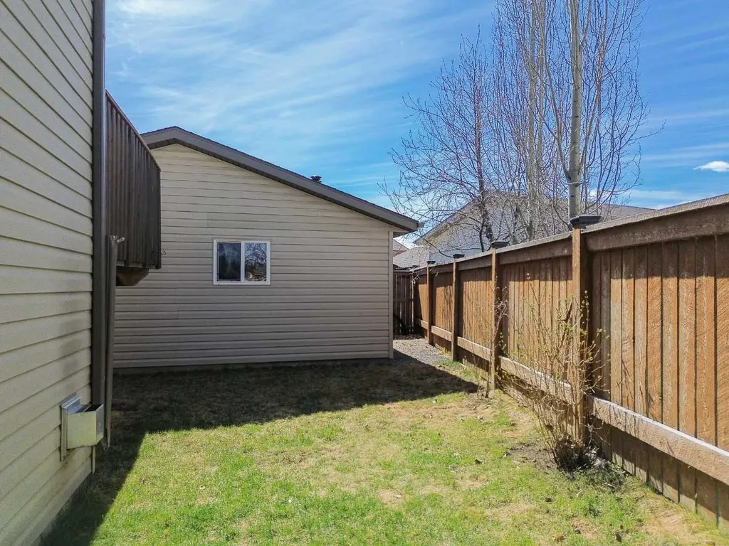 4407 58 Street Close Rocky Mountain House AB T4T0A4