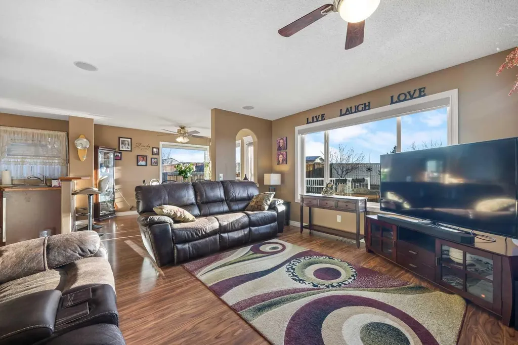 67 Evansmeade Crescent NW Calgary AB T3P 1B9