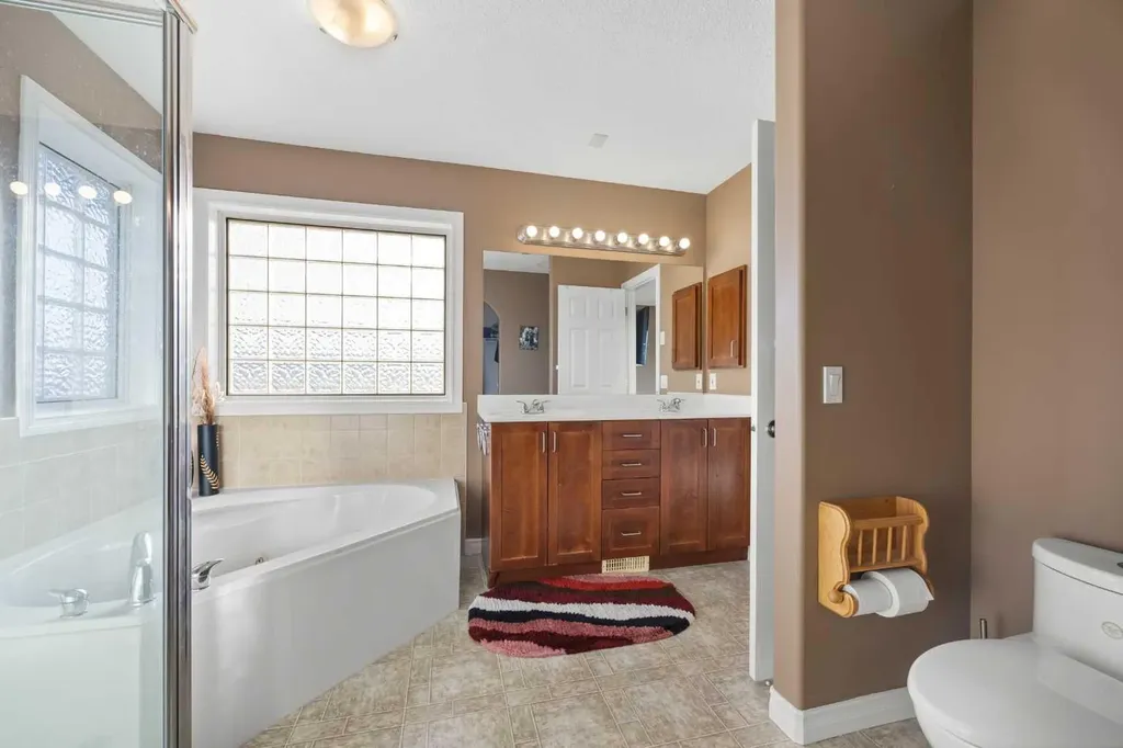 67 Evansmeade Crescent NW Calgary AB T3P 1B9
