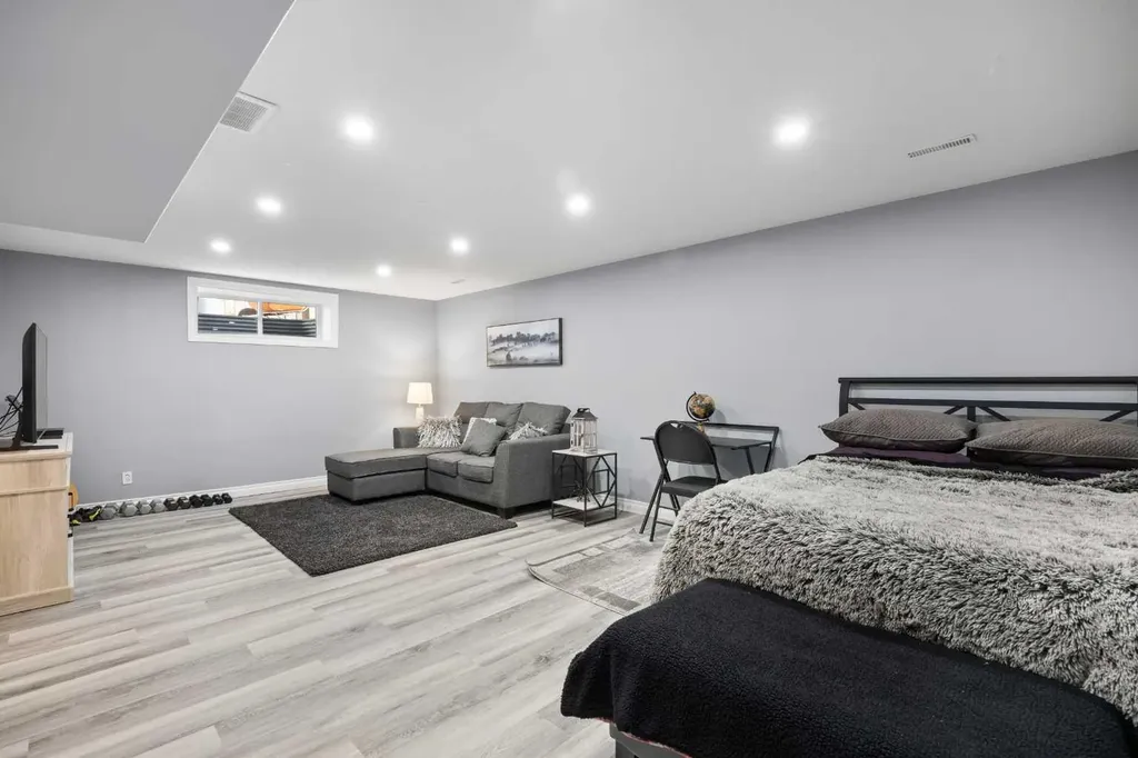 67 Evansmeade Crescent NW Calgary AB T3P 1B9