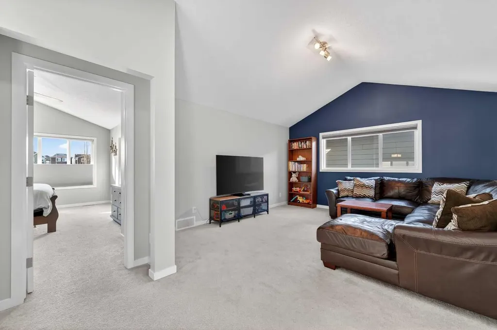 242 Mahogany Passage SE Calgary AB T3M 2J8