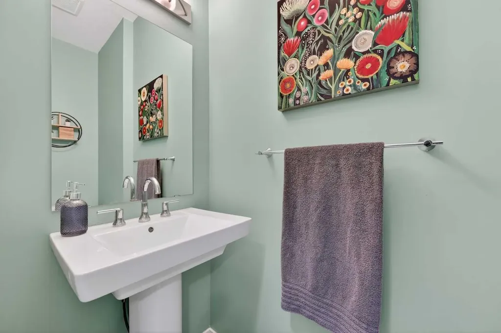 242 Mahogany Passage SE Calgary AB T3M 2J8
