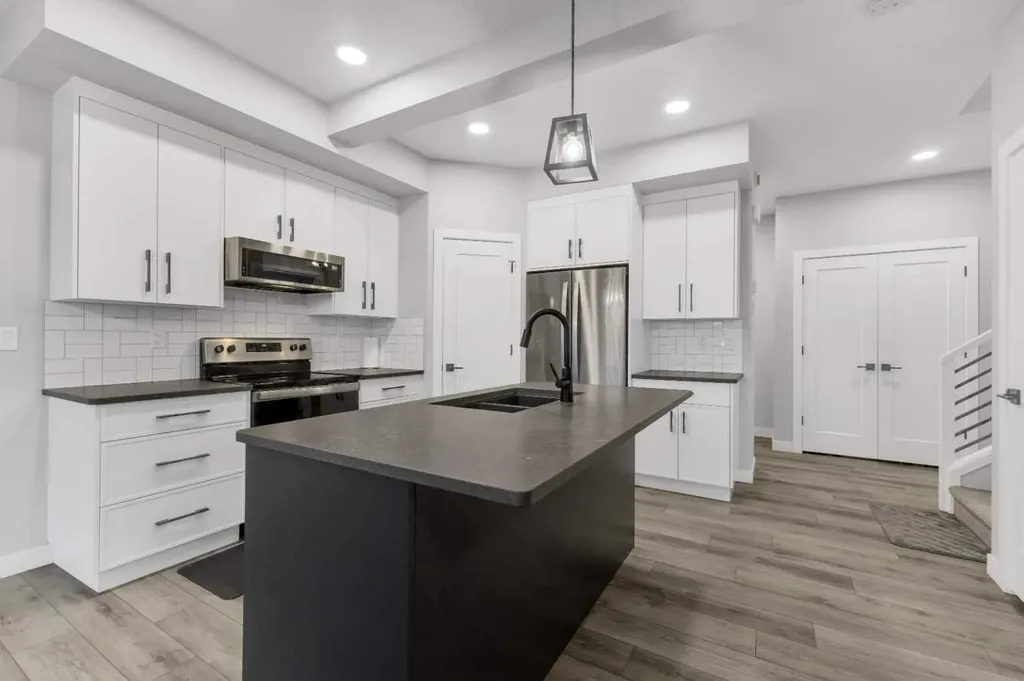 119 Crestview Boulevard Sylvan Lake AB T4S 0V8