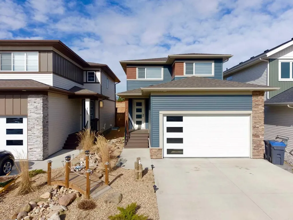 119 Crestview Boulevard Sylvan Lake AB T4S 0V8