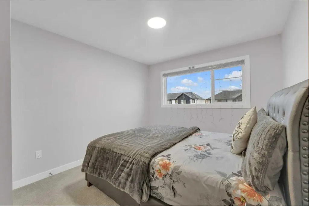 119 Crestview Boulevard Sylvan Lake AB T4S 0V8