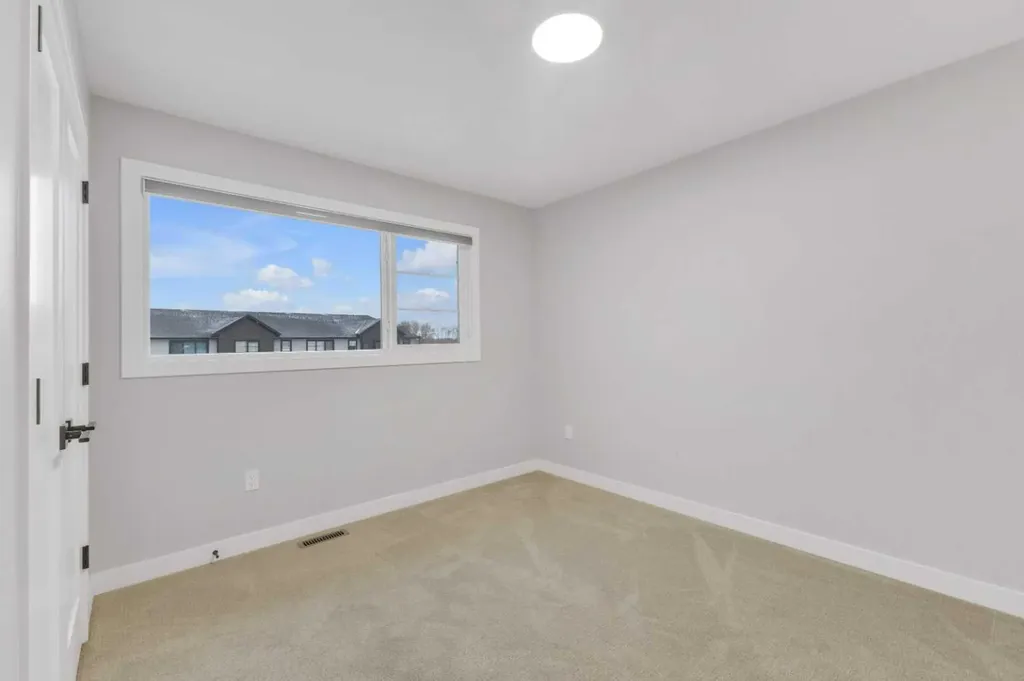 119 Crestview Boulevard Sylvan Lake AB T4S 0V8