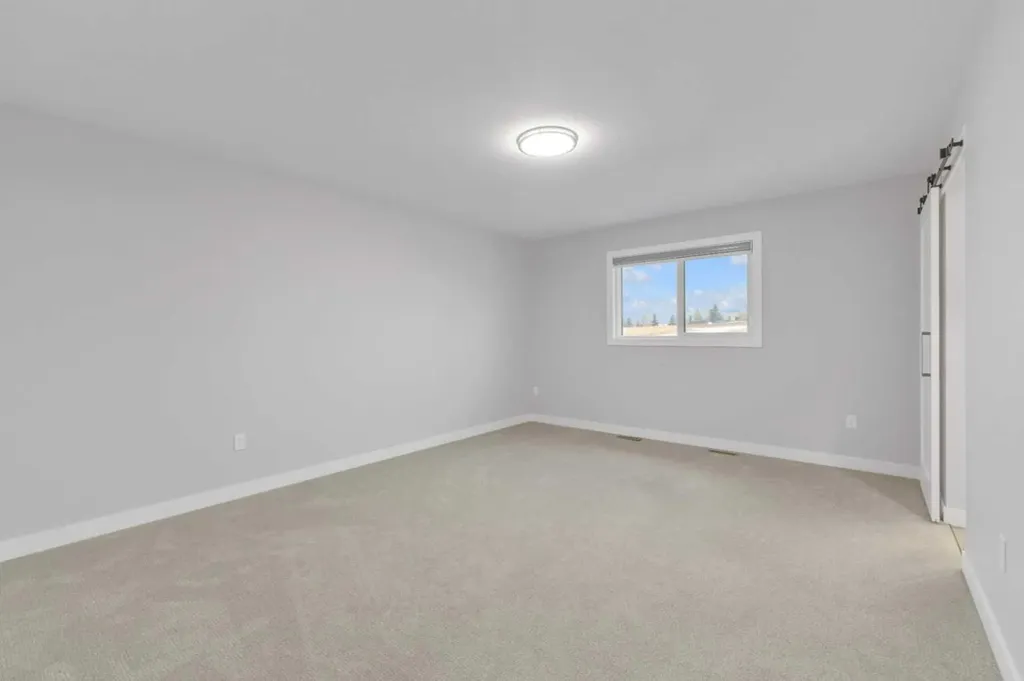 119 Crestview Boulevard Sylvan Lake AB T4S 0V8