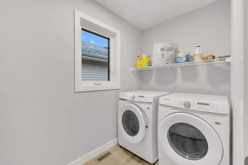 119 Crestview Boulevard Sylvan Lake AB T4S 0V8