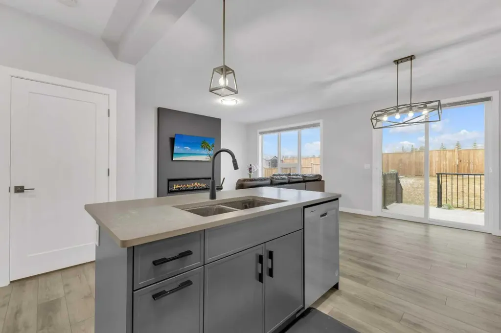 119 Crestview Boulevard Sylvan Lake AB T4S 0V8