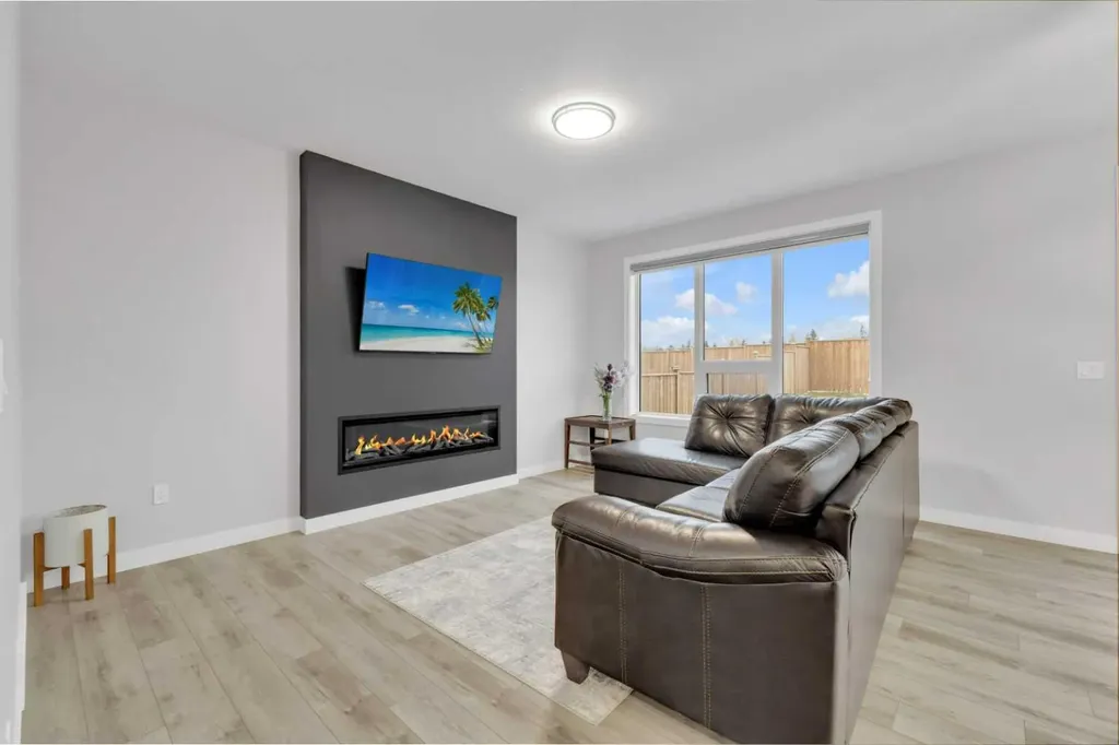 119 Crestview Boulevard Sylvan Lake AB T4S 0V8