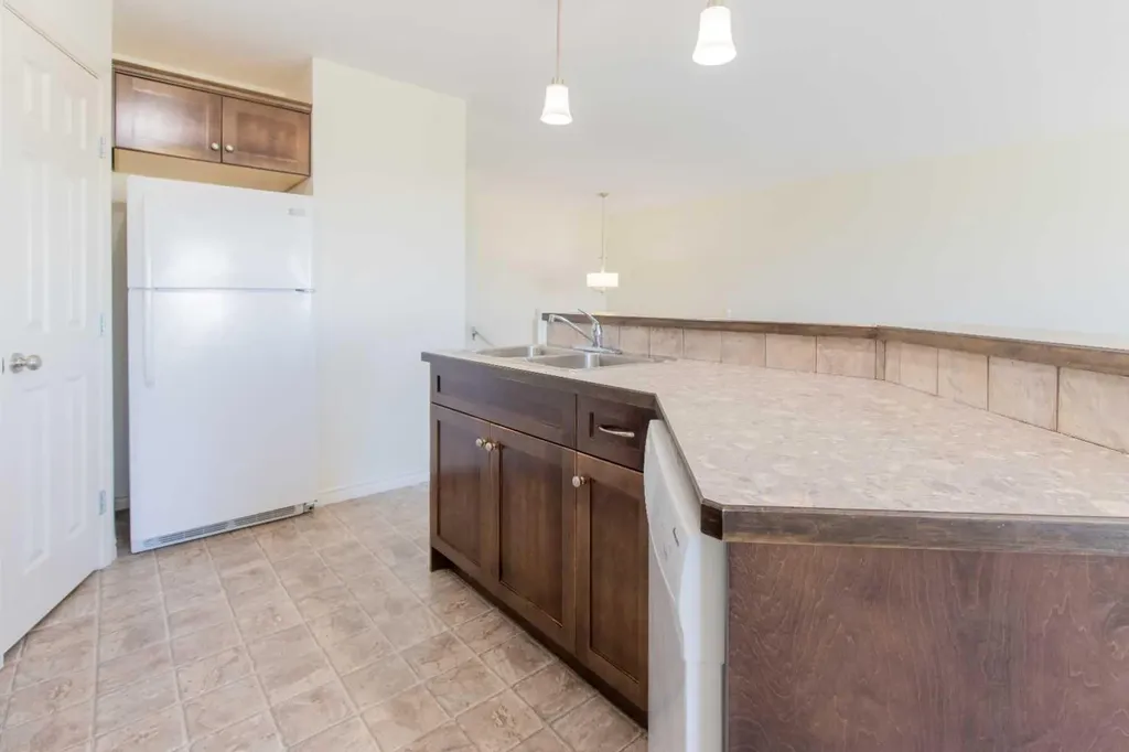 4406 Lake Drive Coalhurst AB T0L0V2