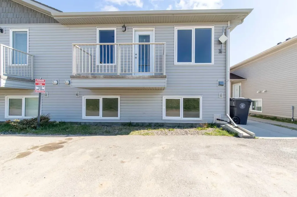 4406 Lake Drive Coalhurst AB T0L0V2