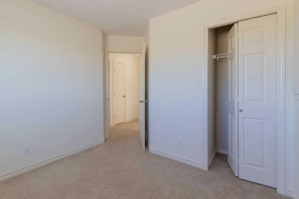 4406 Lake Drive Coalhurst AB T0L0V2