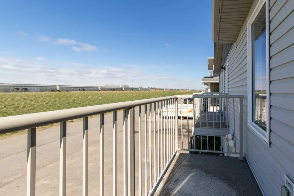 4406 Lake Drive Coalhurst AB T0L0V2