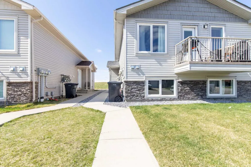 4406 Lake Drive Coalhurst AB T0L0V2