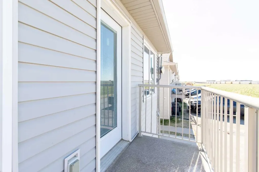 4406 Lake Drive Coalhurst AB T0L0V2