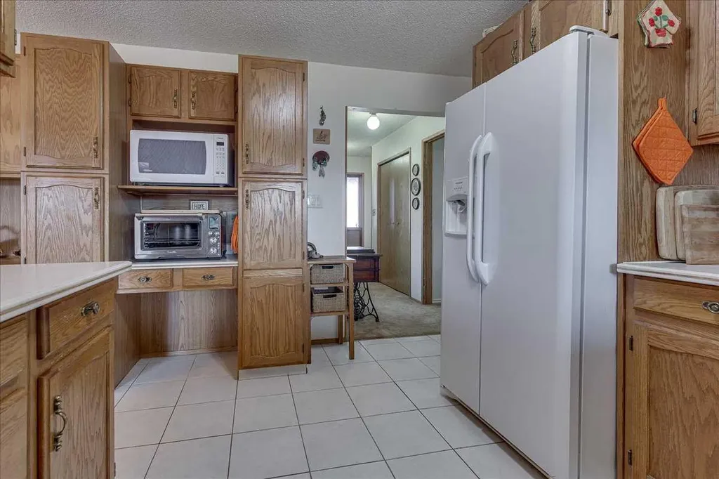 5323 Margodt Close Innisfail AB T4G 1E6