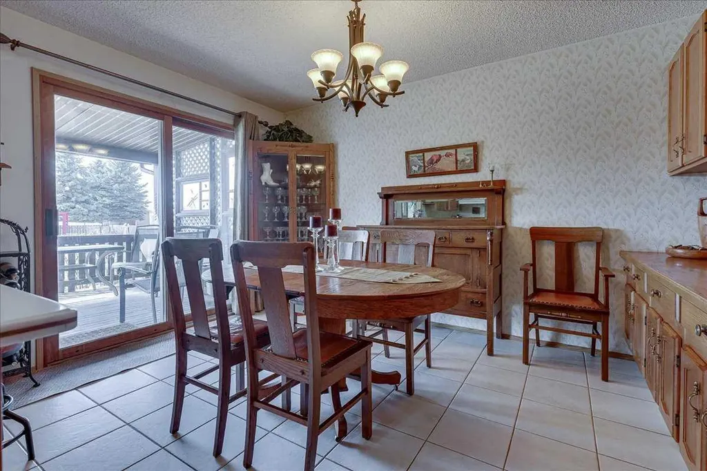 5323 Margodt Close Innisfail AB T4G 1E6