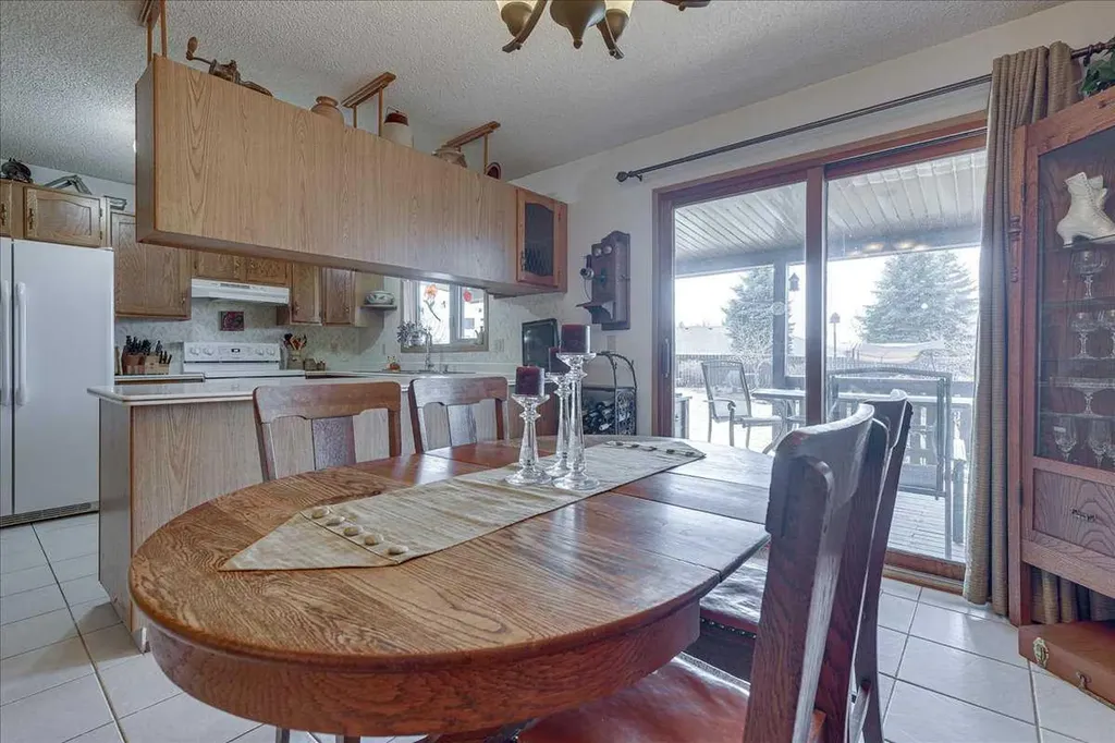 5323 Margodt Close Innisfail AB T4G 1E6