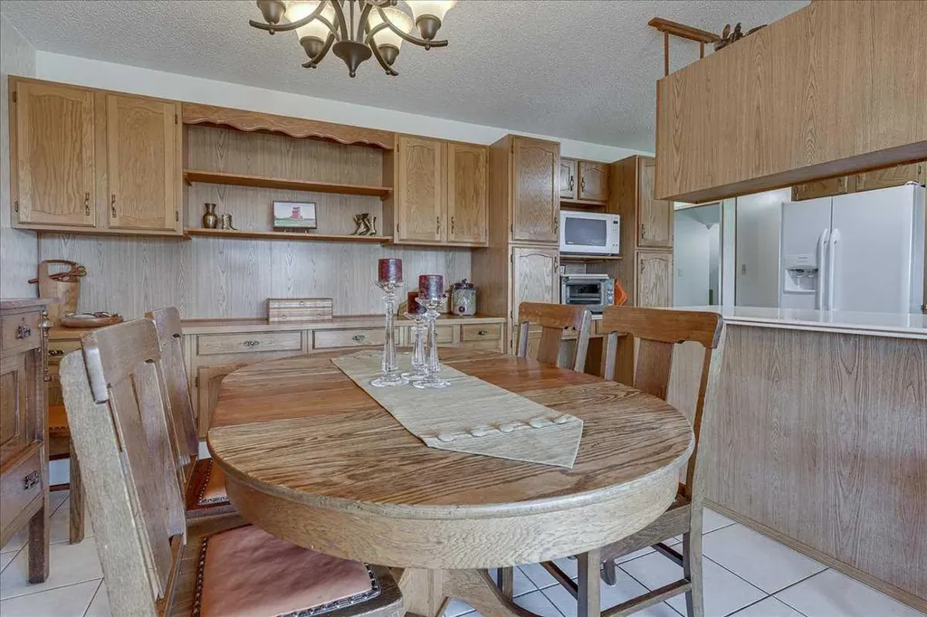 5323 Margodt Close Innisfail AB T4G 1E6