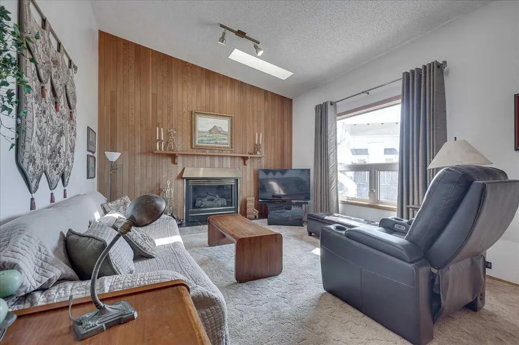 5323 Margodt Close Innisfail AB T4G 1E6