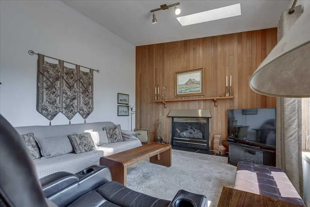 5323 Margodt Close Innisfail AB T4G 1E6