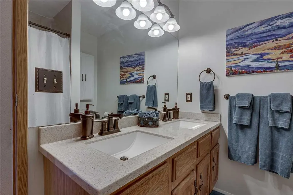 5323 Margodt Close Innisfail AB T4G 1E6