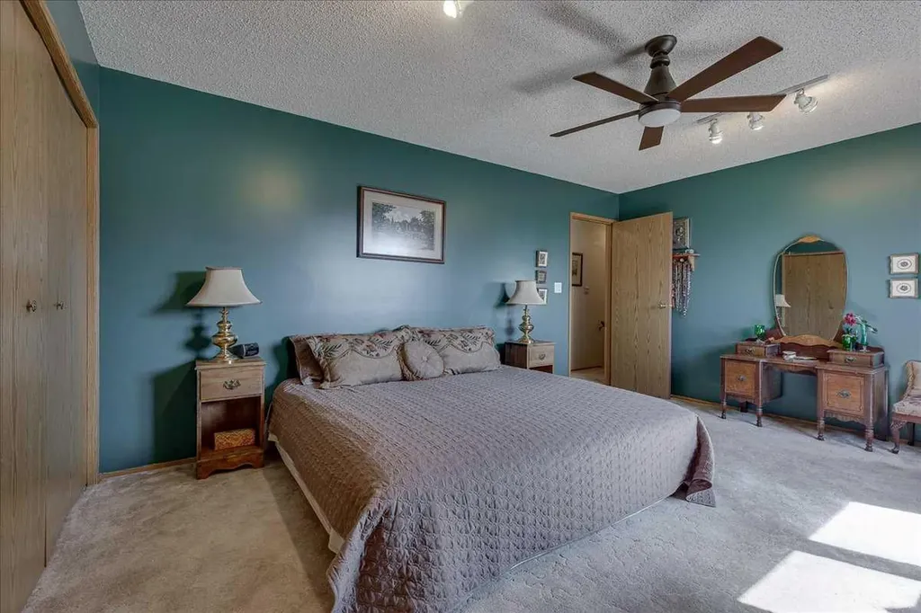 5323 Margodt Close Innisfail AB T4G 1E6