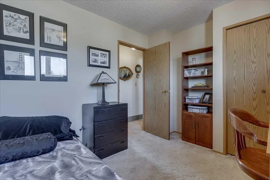 5323 Margodt Close Innisfail AB T4G 1E6