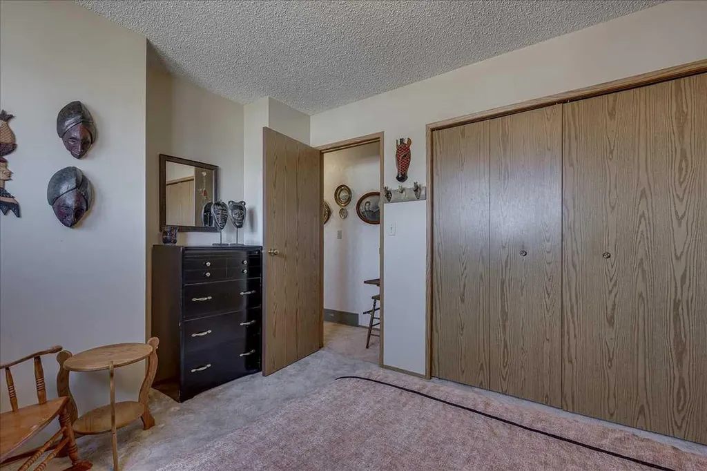 5323 Margodt Close Innisfail AB T4G 1E6