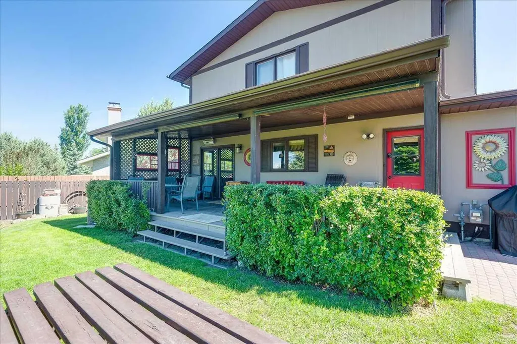 5323 Margodt Close Innisfail AB T4G 1E6