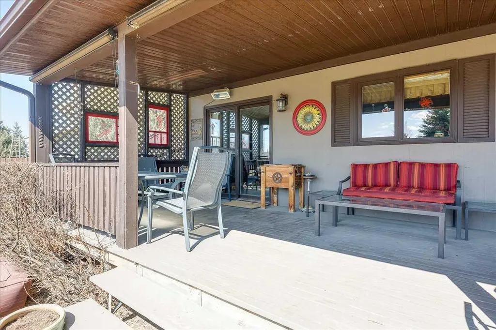 5323 Margodt Close Innisfail AB T4G 1E6