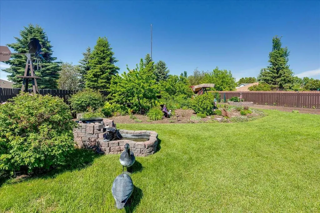 5323 Margodt Close Innisfail AB T4G 1E6