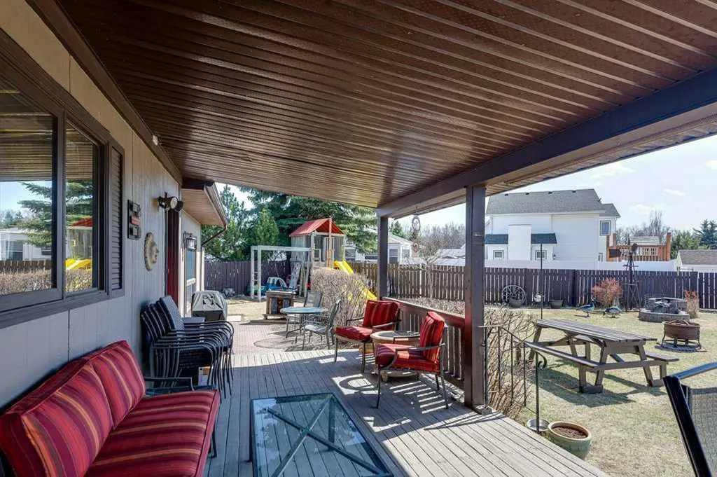 5323 Margodt Close Innisfail AB T4G 1E6
