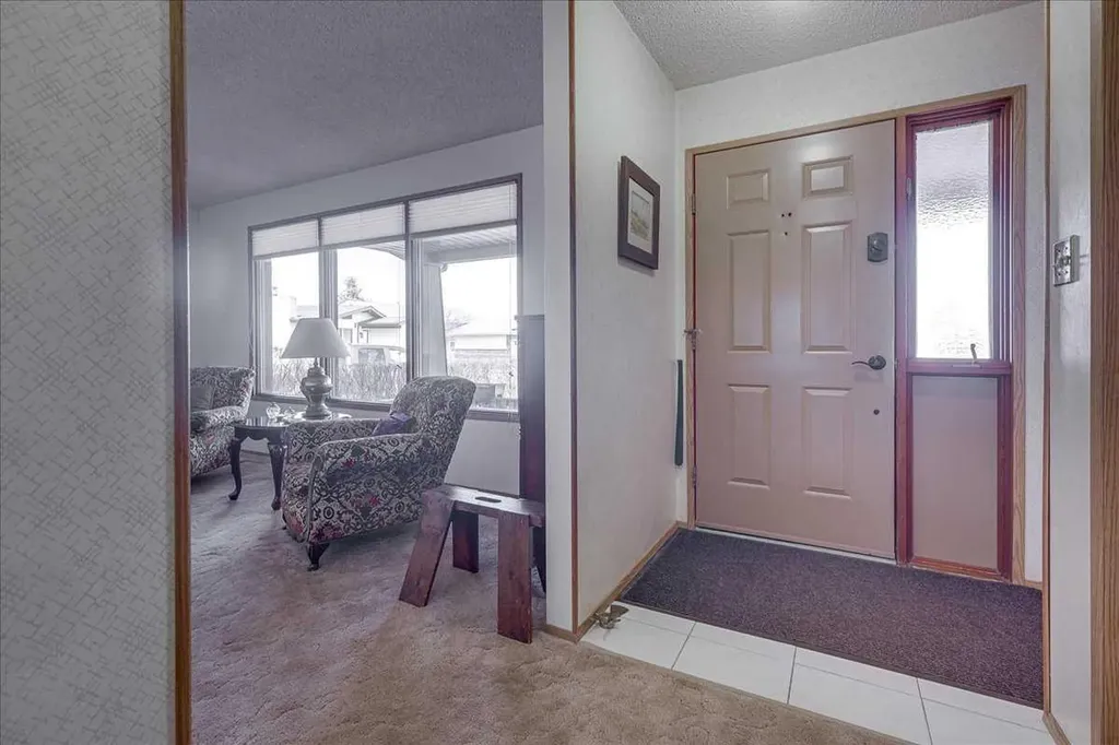 5323 Margodt Close Innisfail AB T4G 1E6