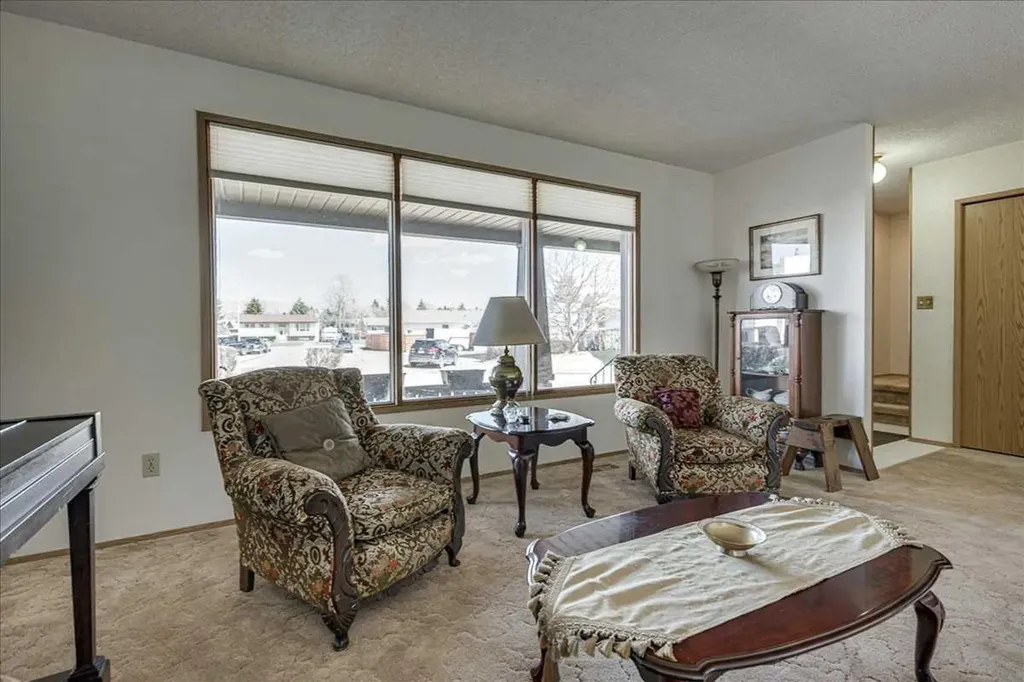 5323 Margodt Close Innisfail AB T4G 1E6