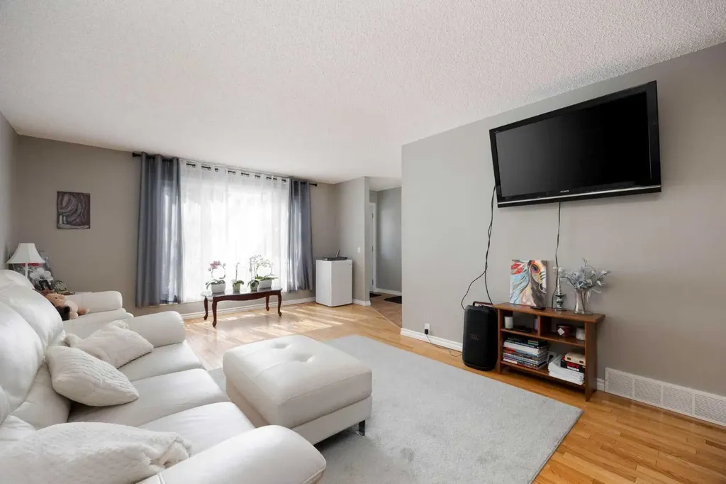 150 Wylie Place Fort Mcmurray AB T9H 4R4