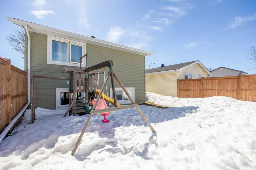150 Wylie Place Fort Mcmurray AB T9H 4R4