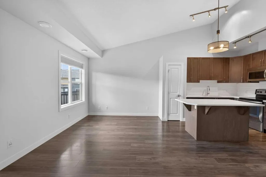 12 Evanscrest Gardens NW Calgary AB T3P0S1