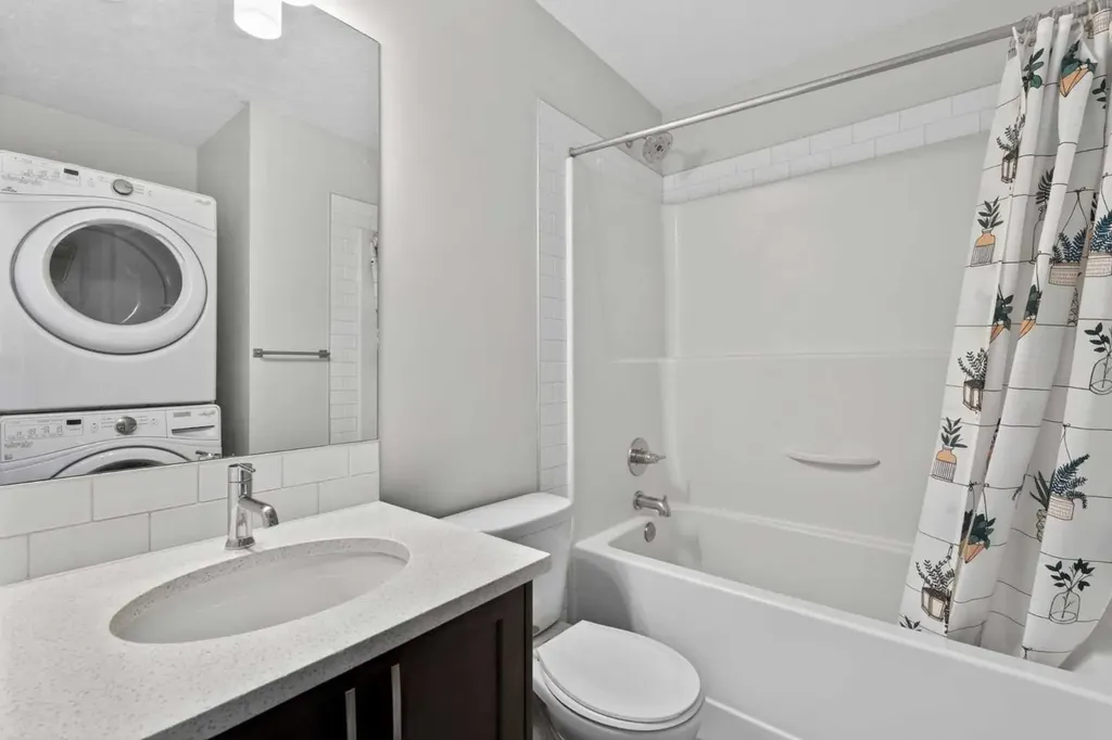 12 Evanscrest Gardens NW Calgary AB T3P0S1