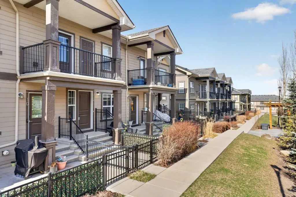 12 Evanscrest Gardens NW Calgary AB T3P0S1