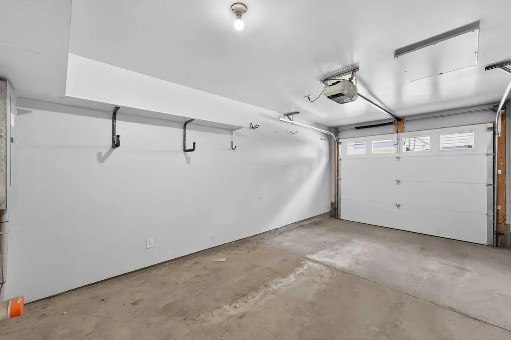 12 Evanscrest Gardens NW Calgary AB T3P0S1