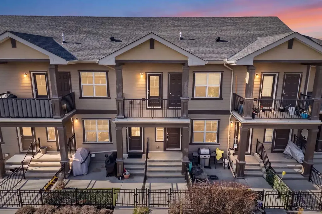 12 Evanscrest Gardens NW Calgary AB T3P0S1