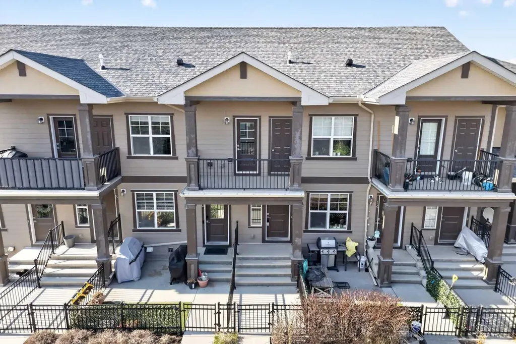 12 Evanscrest Gardens NW Calgary AB T3P0S1