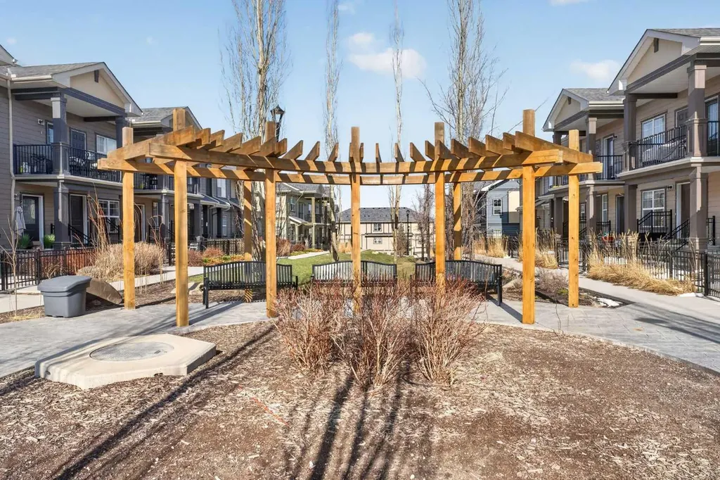 12 Evanscrest Gardens NW Calgary AB T3P0S1